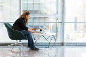 posture pour prévenir les douleurs au quotidien